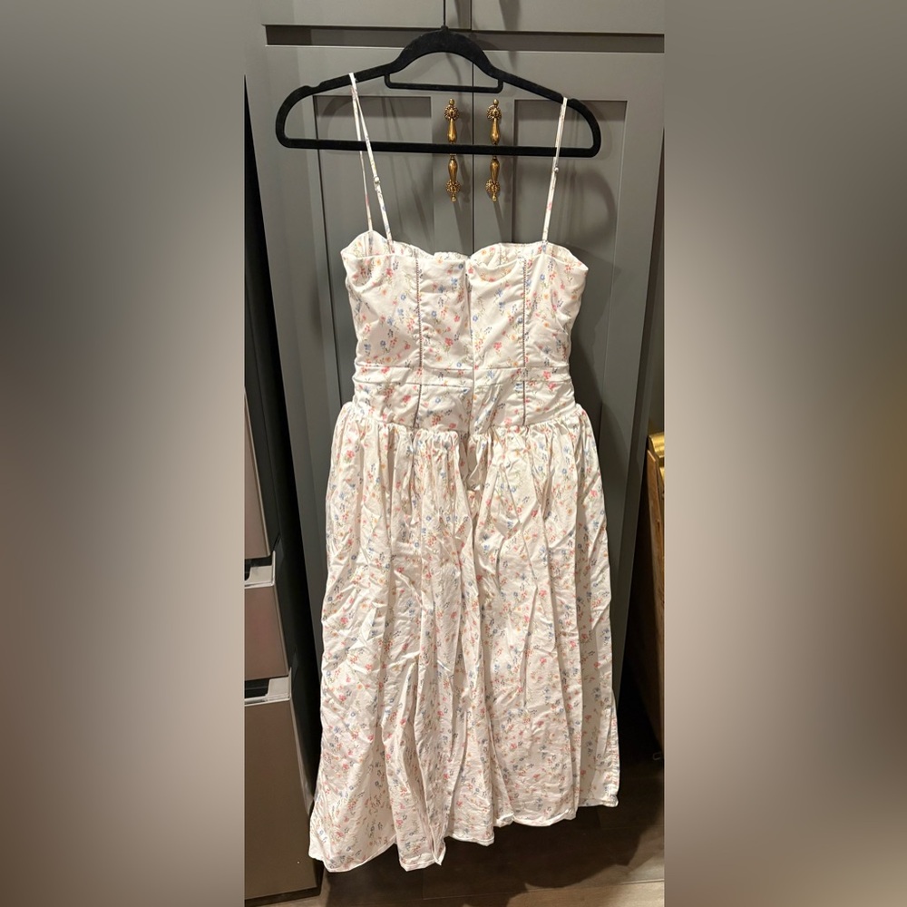 House of CB Ysabella dress in the white posy print - Picture 4 of 5